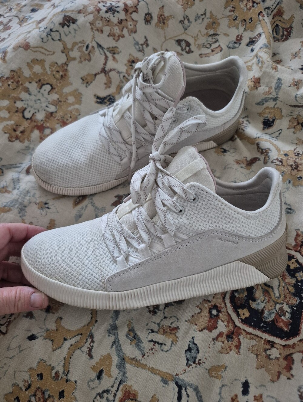 SOREL WATERPROOF CREAN/TAN SNEAKErS 8.5